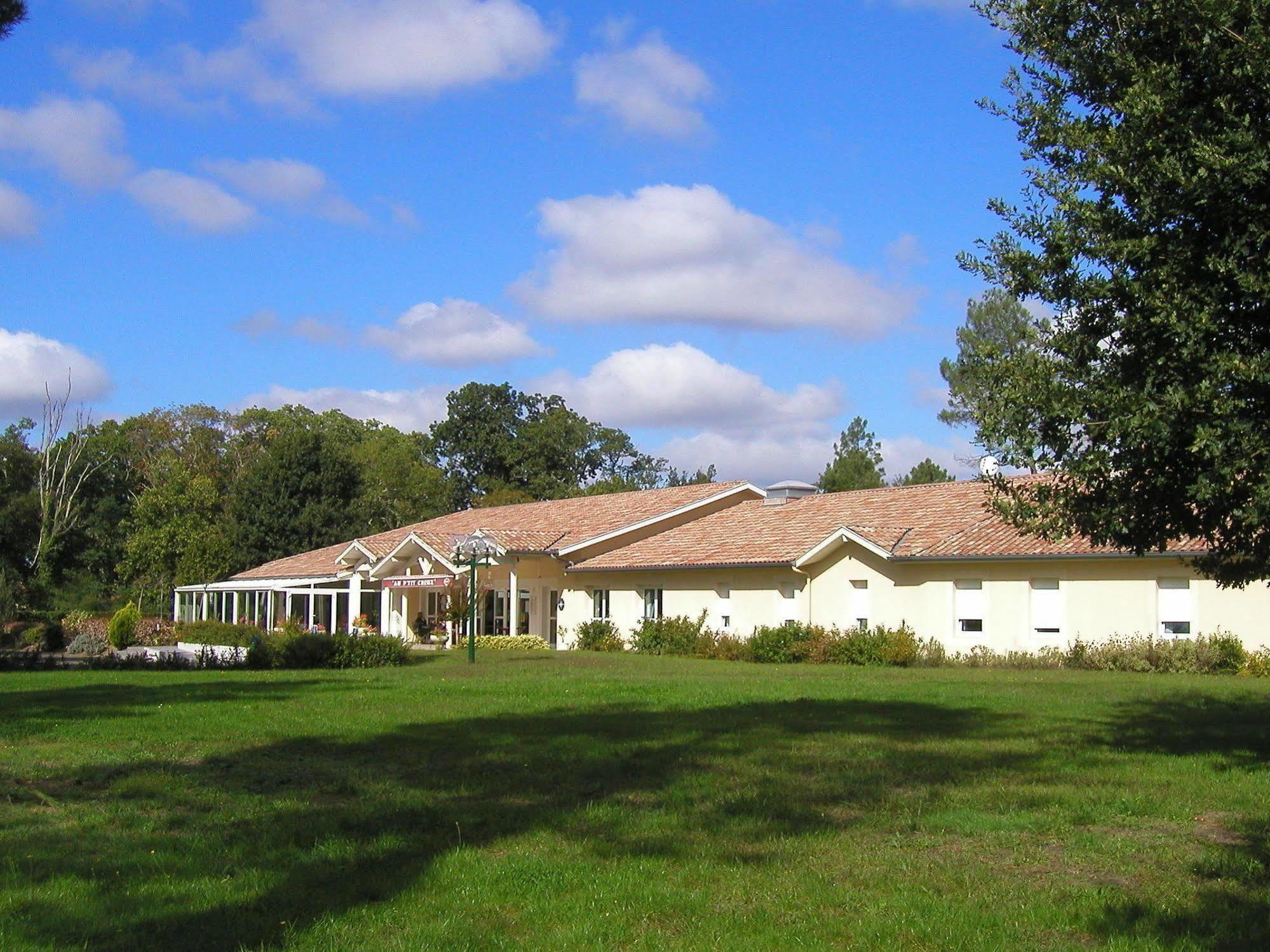 Hotel Au P'Tit Creux Des Landes Ychoux Esterno foto